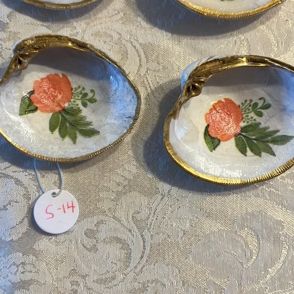 6 Clam Shell Ring Earrings trinket holder with pink flower and painted gold trim